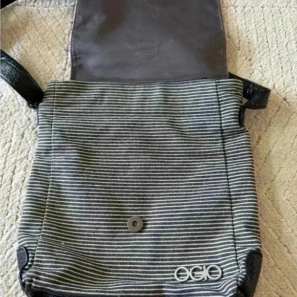 Ogio crossbody messenger bag - Picture 4 of 7